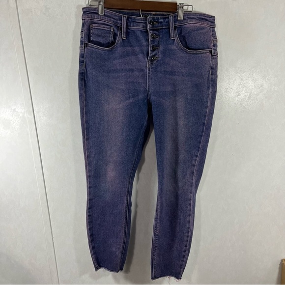 HT Denim Blue Cropped Jeans pink Tint with Distressed Hem and Faded Look - Picture 1 of 6